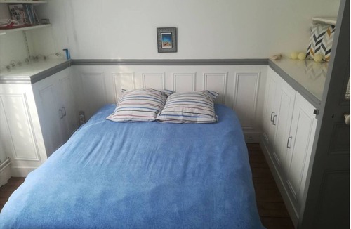 Quartier Sainte-Marguerite Apartment | Charming, typical Parisian T2. Bright and warm. Ideal for visiting Paris!