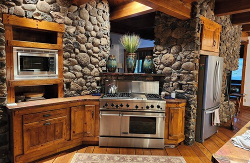 Mesa House | Charming unique 2-bdrm farmhouse in Mesa with WiFi, close to Powderhorn Ski Area