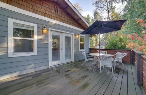 Newcastle House | Charming Unit w/Deck ~ 3 Mi to Lake Washington!