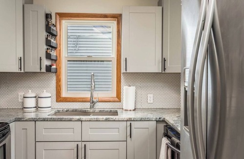 Sioux Falls House | Charming University Cottage, Prime Location