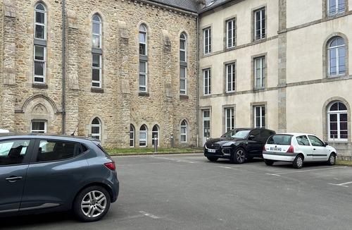 Dinan Apartment | Charming, unusual studio in the historic heart of Dinan 2/personnes