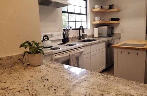 Payson House | Charming, updated 2 BA/2BR cottage in Payson, w/AC. Dog friendly.