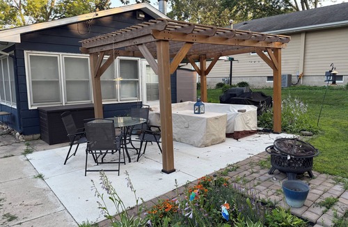 Clear Lake House | Charming updated house with lake view in Clear Lake.