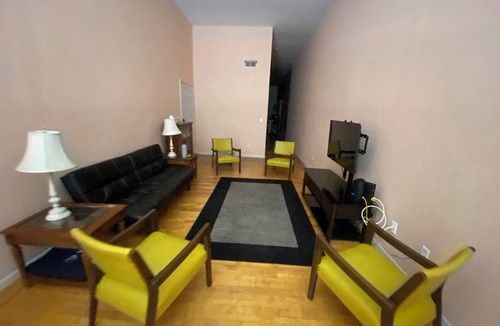 Elmore Apartment | Charming upper apartment in downtown Elmore with WiFi, AC, & Work space