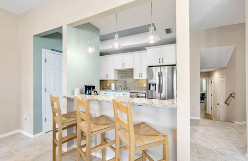 Sawgrass Condo | Charming Upstairs Condo with Stunning Water