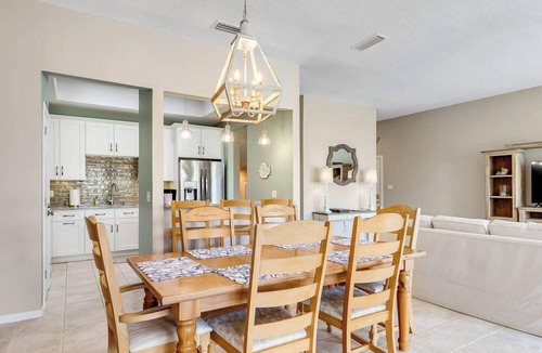 Sawgrass Condo | Charming Upstairs Condo with Stunning Water