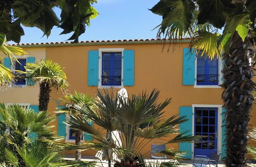 Saint-Denis-d'Oleron House | Charming villa in the center of town, with swimming pool, close to the sea and market.