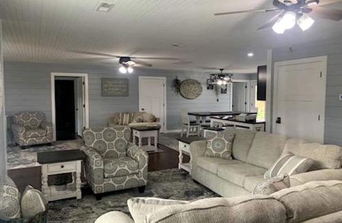 Mount Sterling House | Charming Vacation Rental near Owensville, Missouri - Ideal for a Glamping Retreat with Family and Friends