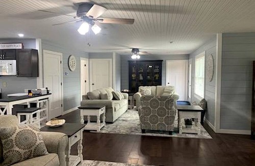 Mount Sterling House | Charming Vacation Rental near Owensville, Missouri - Ideal for a Glamping Retreat with Family and Friends