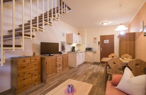 Oberaudorf Apartment | Charming vacation apartment in Inntal ,with microwave,wifi,for2-4 guests,on 2 floors/15
