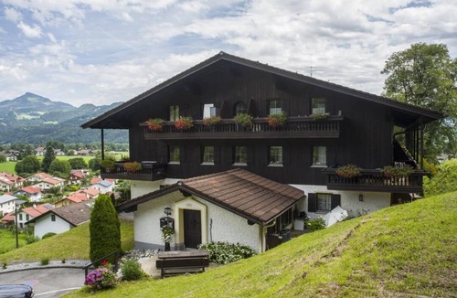 Oberaudorf Apartment | Charming vacation apartment in Inntal ,with microwave,wifi,for2-4 guests,on 2 floors/15