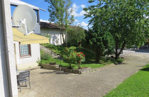 Grattersdorf Apartment | Charming vacation apartment (48m2) with a view of the countryside