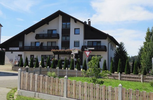 Grattersdorf Apartment | Charming vacation apartment (48m2) with a view of the countryside