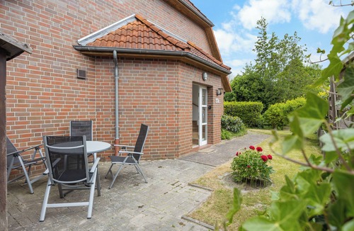Fedderwardergroden Apartment | Charming vacation apartment "Möwenschiet" in Wilhelmshaven-North for small families.