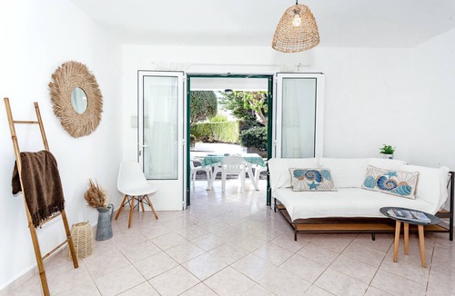 Cap d'Artrutx House | Charming Vacation Home "Villa Goyo" near the Sea with A/C, Wi-Fi, Terrace & Garden