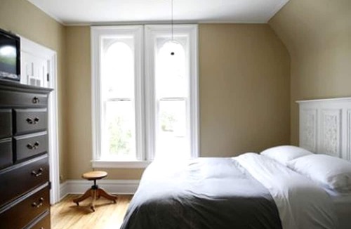 Comber Cabin | Charming Vacation Rental in Historic Bed and Breakfast near Lakes in Southern Ontario