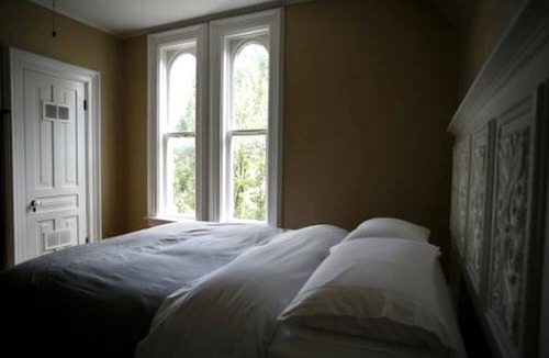 Comber Cabin | Charming Vacation Rental in Historic Bed and Breakfast near Lakes in Southern Ontario