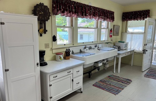 Lakeside House | Charming Victorian Lake House Steps From Lake, Sleeps 16, Perfect for Gatherings