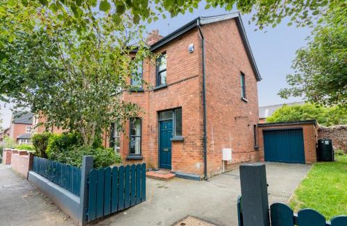 Ormeau House | Charming Victorian Home Near Ormeau Park