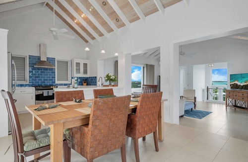 Providenciales Villa | Charming Villa 360° with Ocean Views + Hot Tub