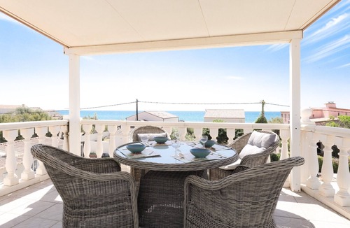 Frontignan Villa | Charming villa close to the sea. Fully equipped.