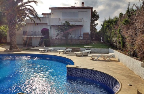 Miami Platja House | Charming Villa for 10/11 pax, private pool with jacuzzi, 800m from the beach.