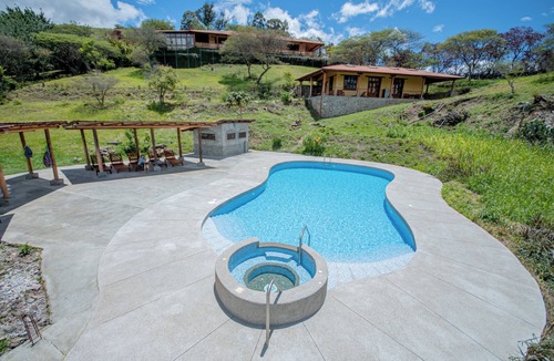 Vilcabamba Villa | Charming villa in awesome Vilcabamba with WiFi