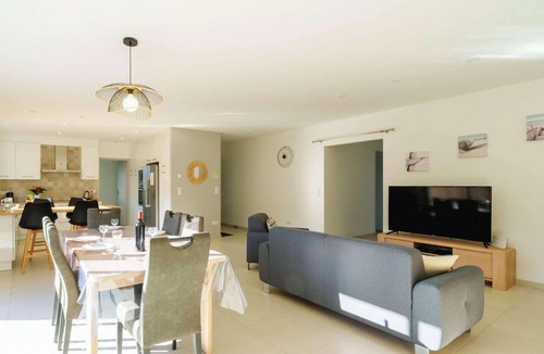 Biscarrosse Villa | Charming Villa in Biscarrosse with Garden, 3 Bedrooms, and Terrace - Perfect for 6 Guests