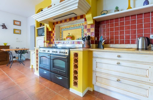 Castin Villa | Charming villa, swimming pool, superb view of the Pyrenees and the Gers countryside
