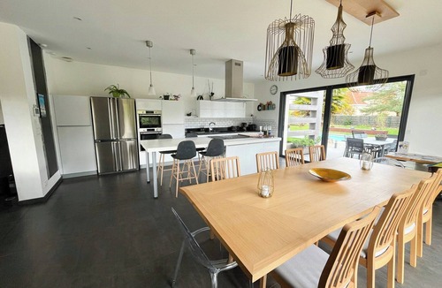 Amboise House | Charming Villa with Pool near Amboise Castles