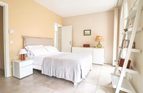 Juan-les-Pins Villa | Charming Villa with Jacuzzi at 200m from beaches