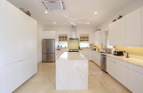Worthing House | Charming Villa with Private Pool, Close to Beach - Rosedale