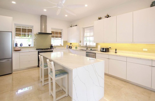 Worthing House | Charming Villa with Private Pool, Close to Beach - Rosedale