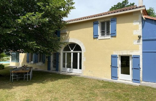 Juignac Villa | Charming villa with private pool and panoramic views – sleeps up to 12