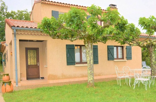 Lagorce House | Charming Villa with Private Pool, Sleeps 8, Pet Friendly, in Lagorce