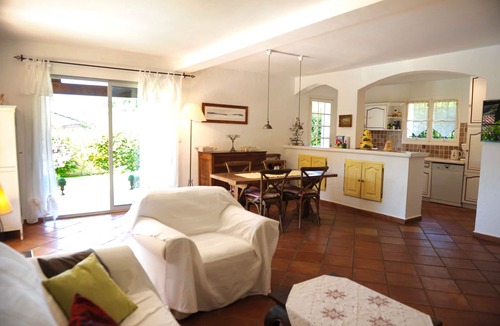 Grimaud Villa | Charming villa with private pool under palmtrees near St. Tropez