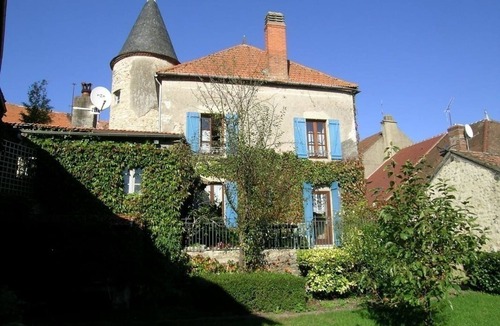 Billy Cottage | Charming Village Gîte with Terrace, Garden, and Modern Amenities near Vichy