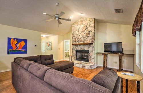 Waldo House | Charming Waldo Getaway Near Lake Santa Fe!
