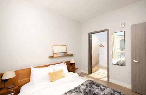 Fifth Ward Apartment | Charming Walker's Point Apt with Balcony - Sleeps 4