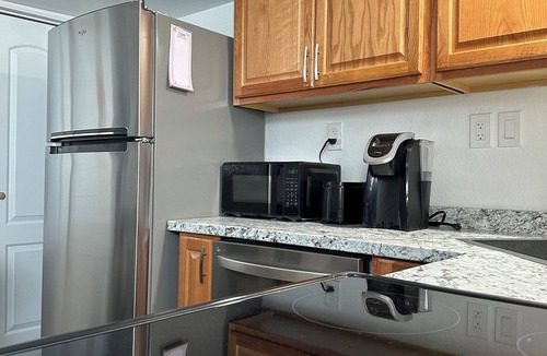 Aurora Apartment | Charming walkout basement in a beautiful Murphy Creek Golf course neighborhood.