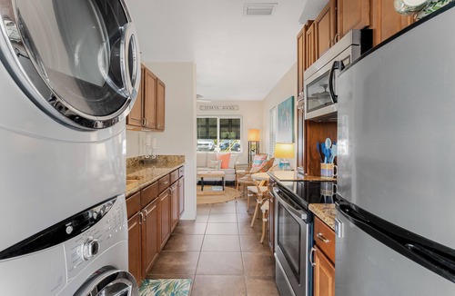 Independence Square House | Charming WATERFRONT 2-bedroom house close to all Indian Rocks Beach has to offer