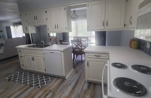 Elberta House | Charming Waterfront 3-bedroom home, 5 minutes from OWA! 15 min to Beach!