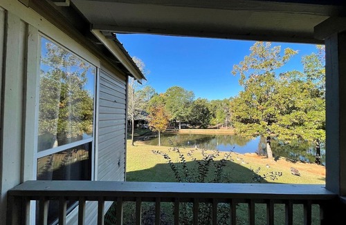 Zwolle Cabin | Charming Waterfront Cabin with Private Stocked Pond near Zwolle, Louisiana