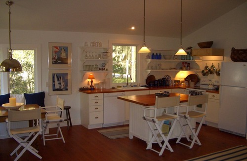 Beaufort Cottage | Charming Waterfront Carriage House