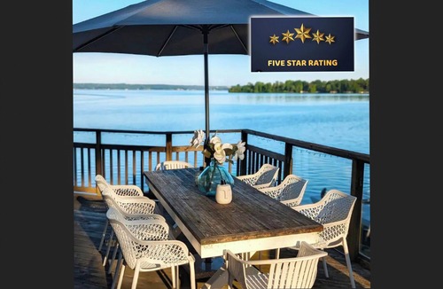 Rama Cottage | Charming waterfront cottage. Lake Couchiching Casino Rama/ski resorts.