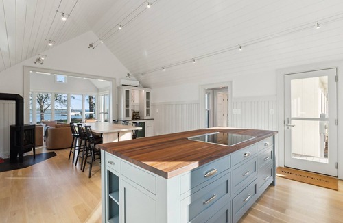Bozman Cottage | Charming Waterfront Cottage Retreat near St. Michaels