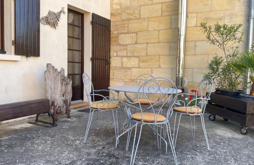 Blaye Intercommunalite House | Charming waterfront cottage