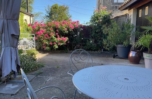 Blaye Intercommunalite House | Charming waterfront cottage