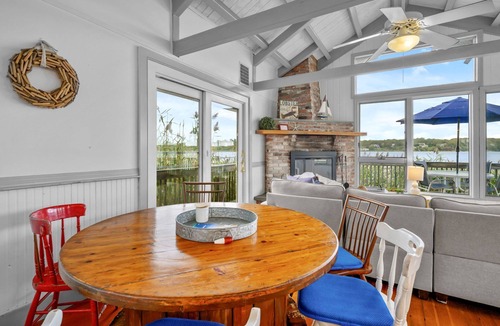 Eastham Cottage | Charming Waterfront Escape Along the Cove