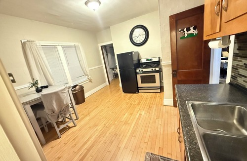 West Allis House | “Charming West Allis Stay 3BR Quiet Block, Close to It All!”